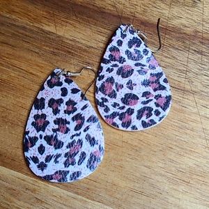 Brand new leapard earrings